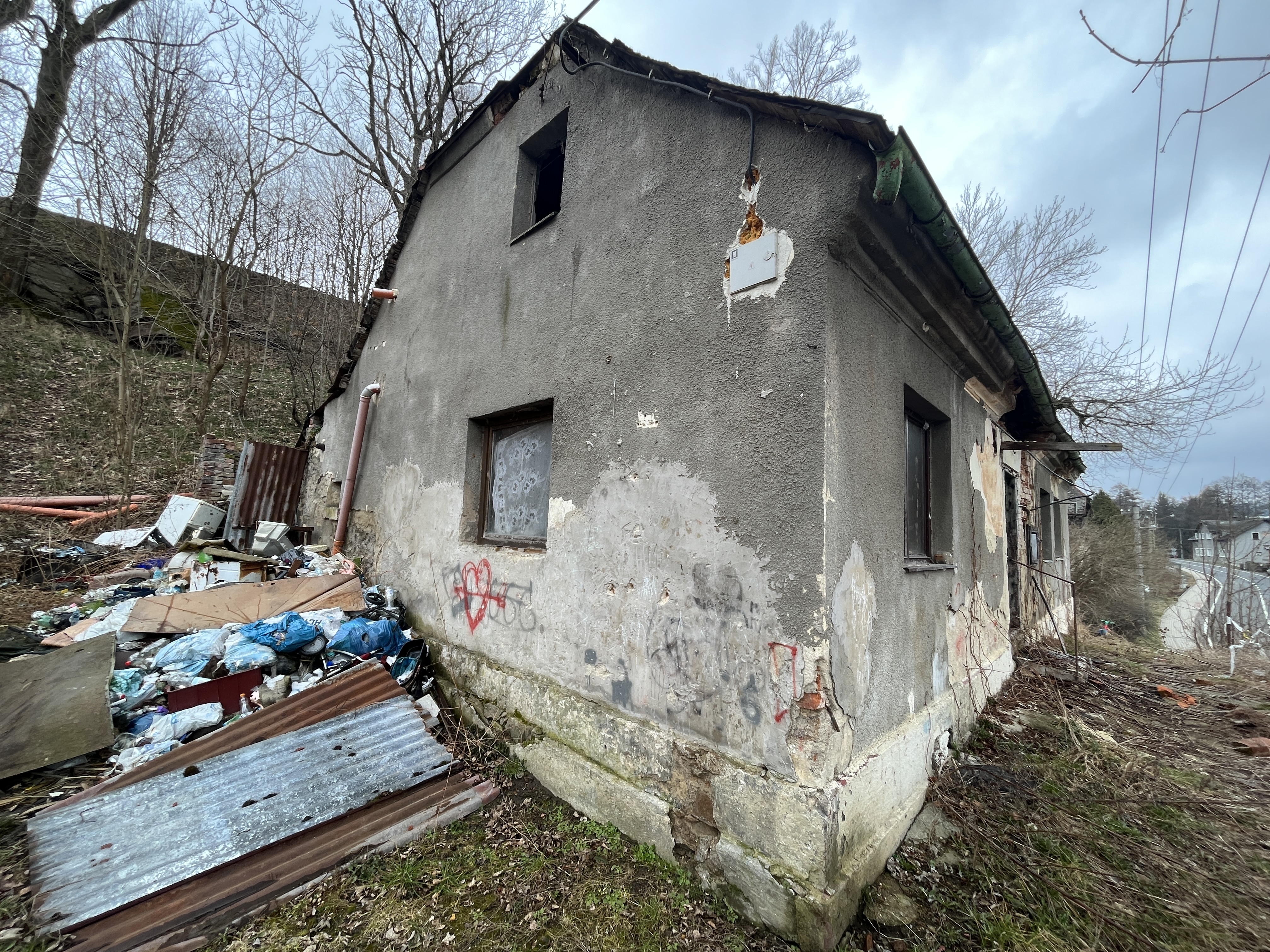 ideální podíl 6/7 rodinného domu a zahrady v k.ú. Nová Ves u Chrastavy, okres Liberec