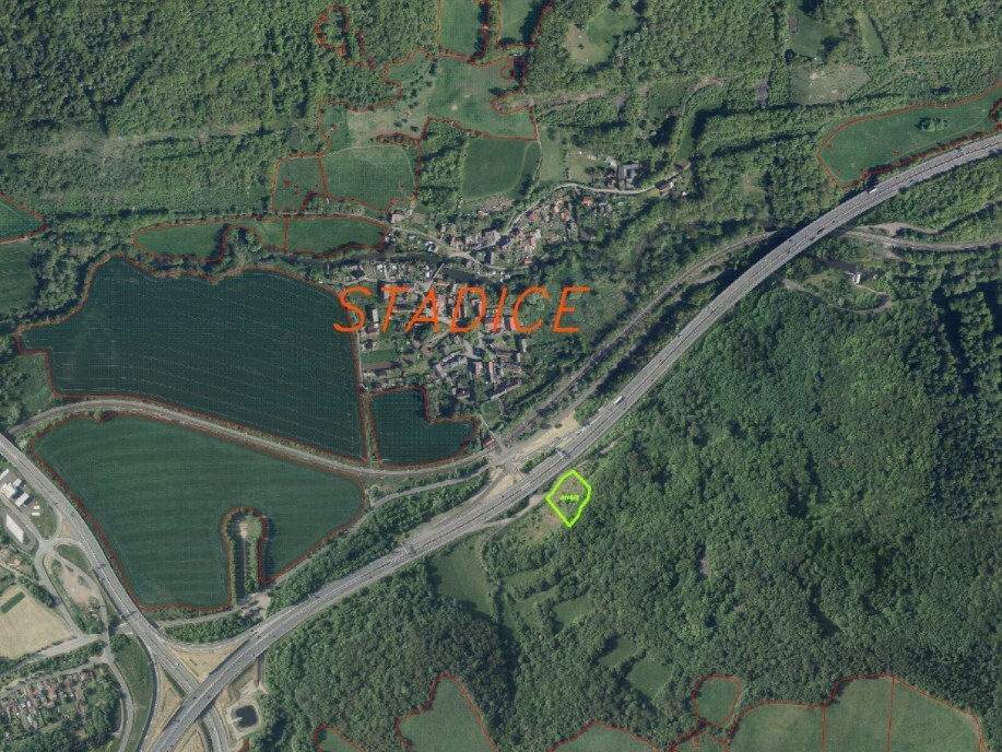 Pozemek o velikosti 3418m2, Stadice