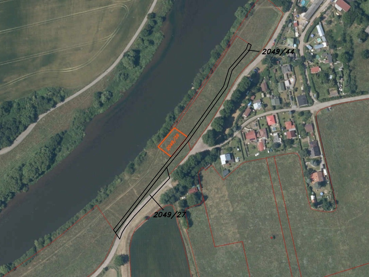 Pozemek o velikosti 601m2, Všenory