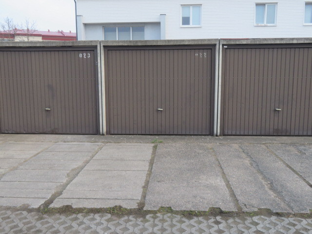 Garáž o velikosti 10m2, Praha-východ