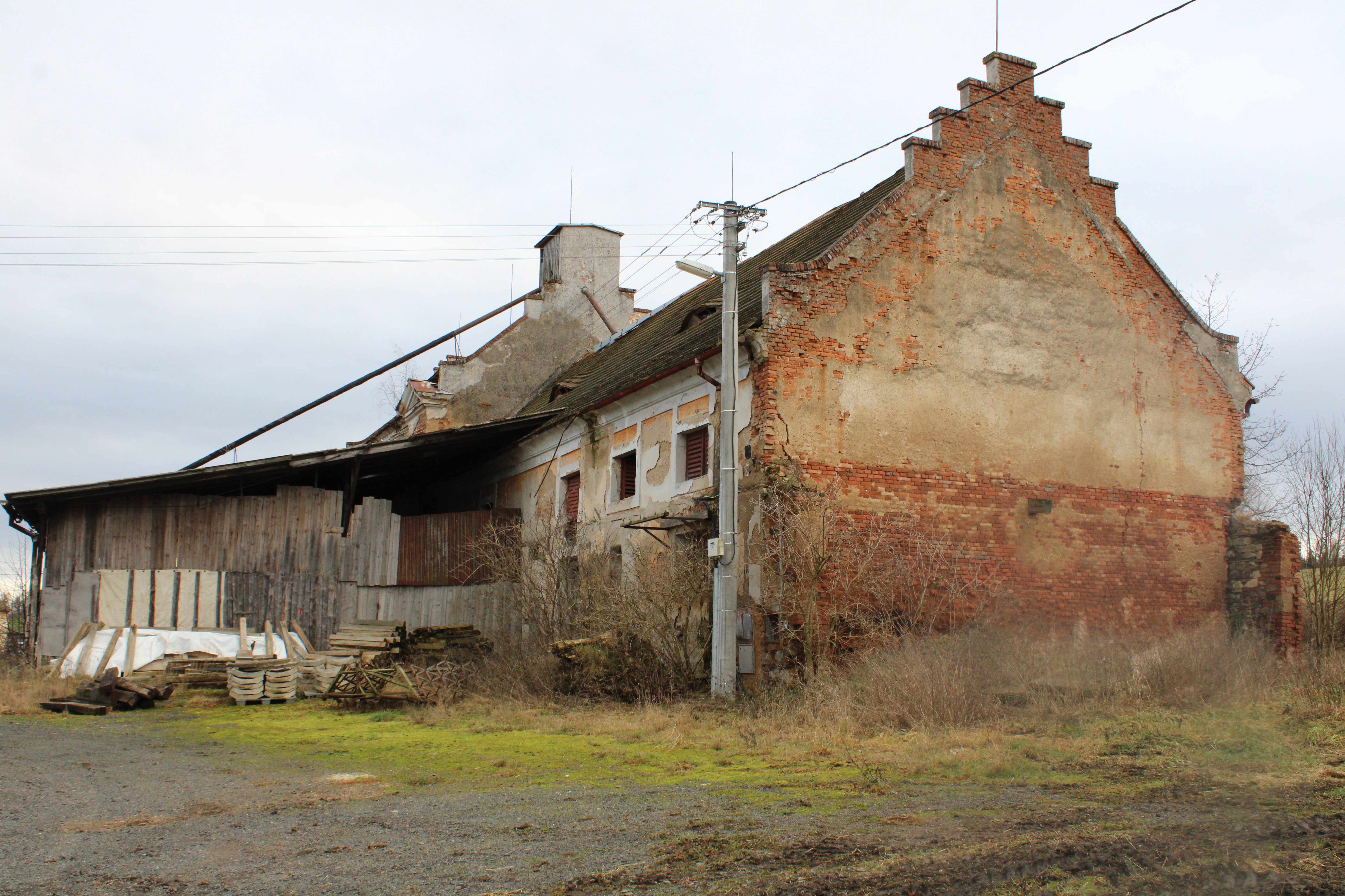 ideální podíl 1/2 zemědělské stavby v k.ú. Radkovice u Měčína, okres Klatovy, opakovaná dražba