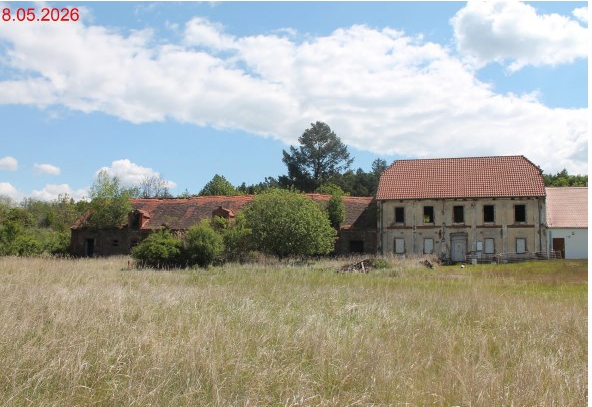 Dražba historického areálu tvrze Býšov s rozsáhlými pozemky v Kníně u Temelína