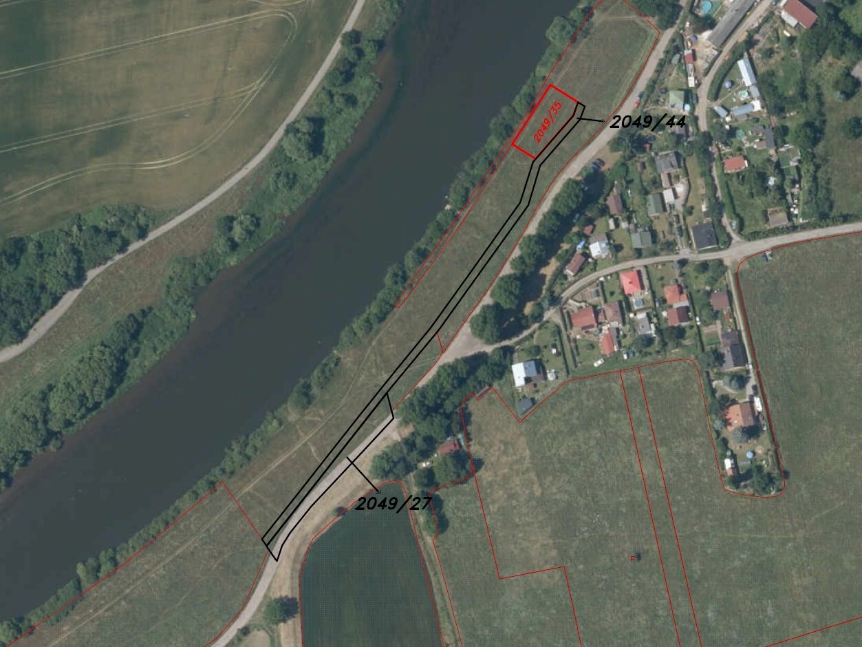 Pozemek o velikosti 601m2, Všenory