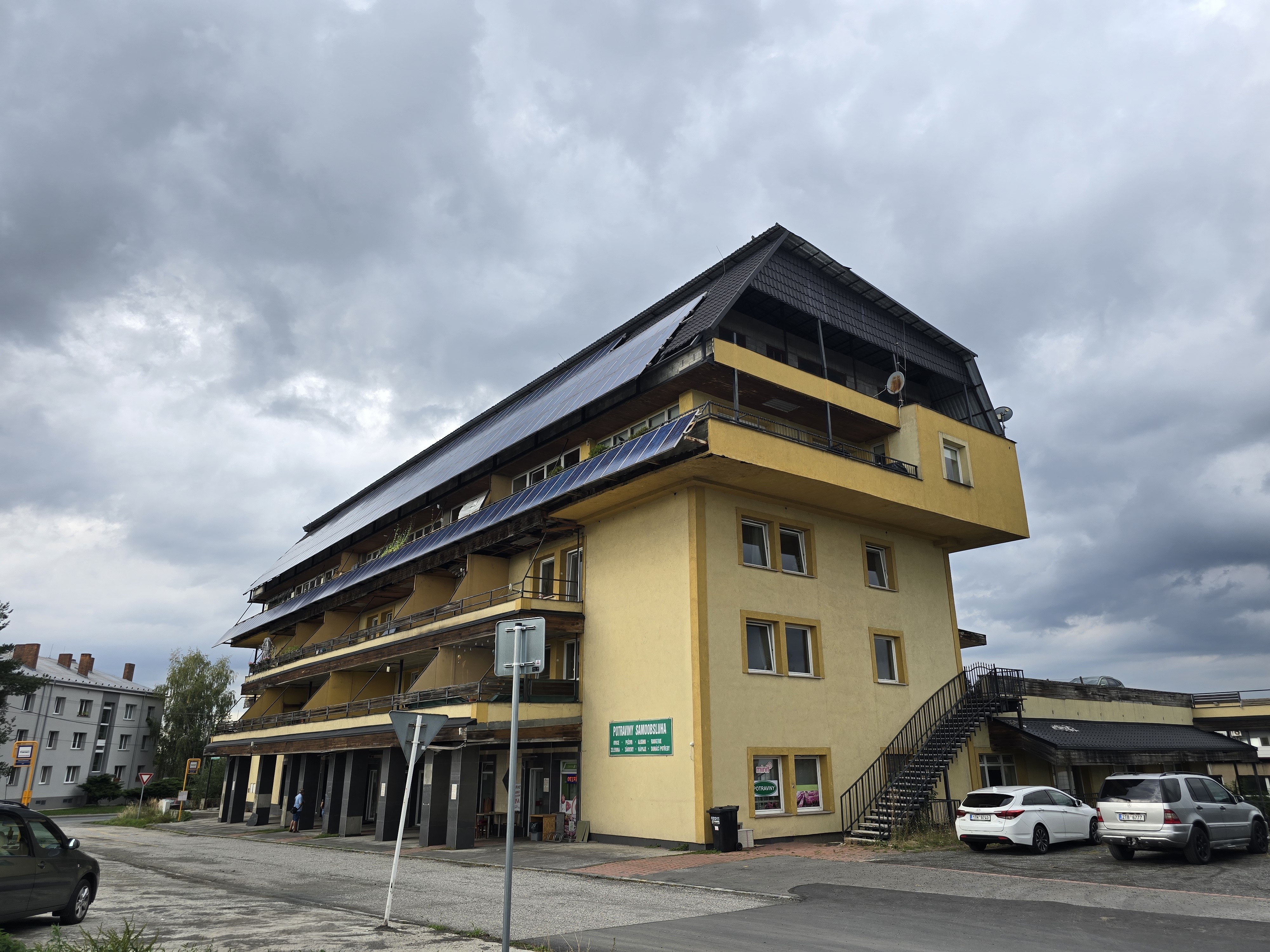 BYTOVÝ DŮM S 24 BYTY A KOMERČNÍMI PROSTORY – ŠENOV U OSTRAVY