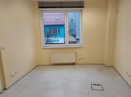 Pronájem komerčního objektu, jiný, 51 m²