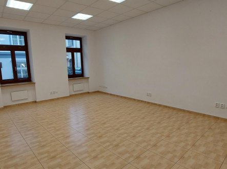 Pronájem nebytových prostor 32 m2, Valašské Meziříčí, u. Křížkovského