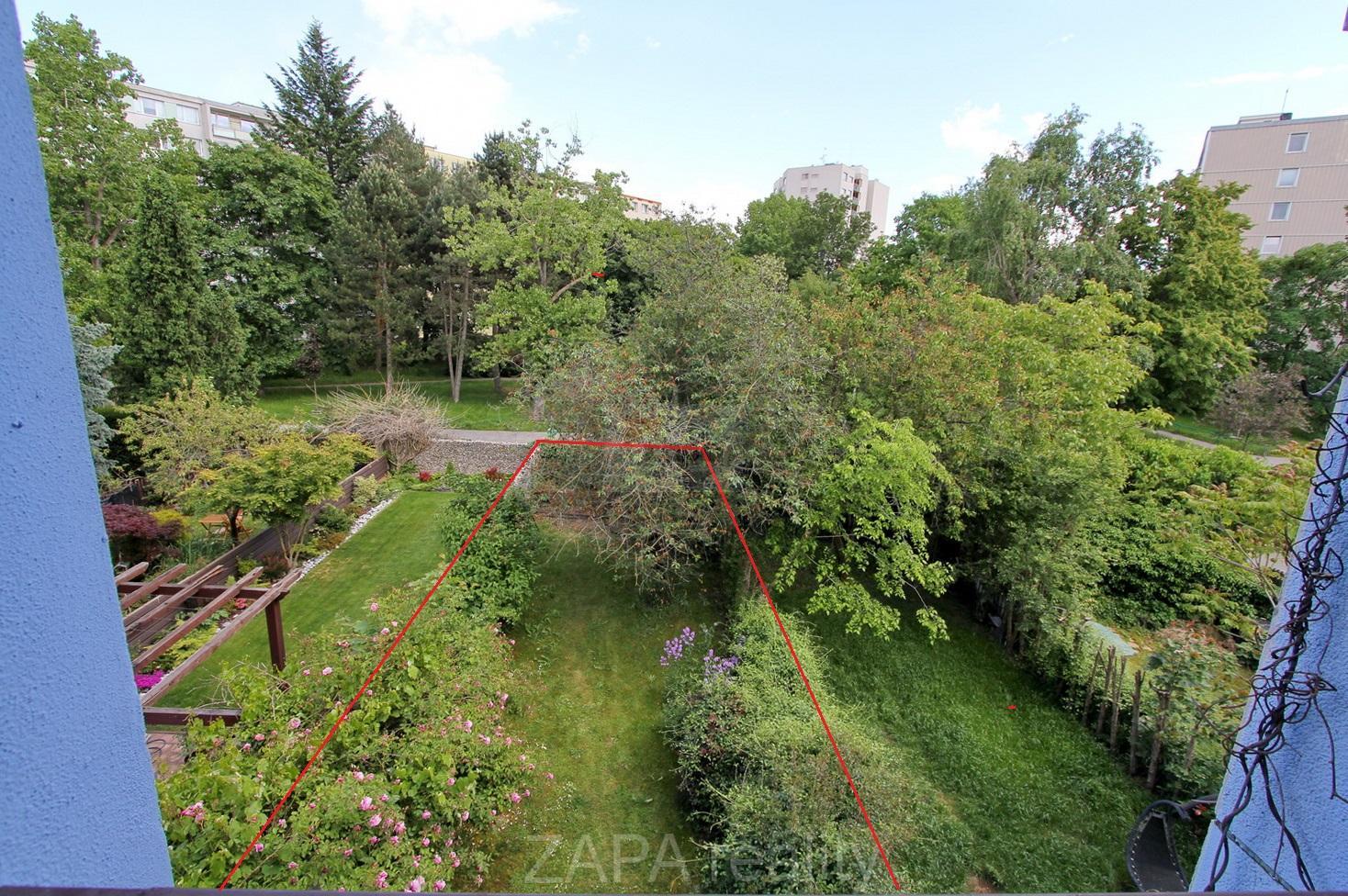 zahrada z lodie obrys.JPG