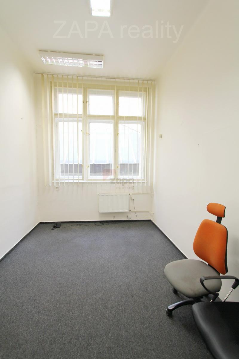 kancelář logo nej.JPG