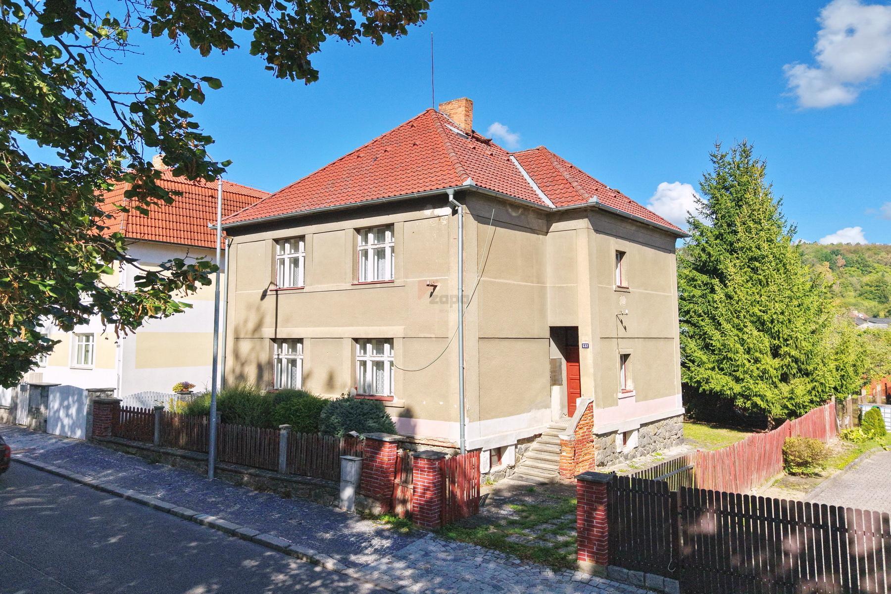 dům  vjezd