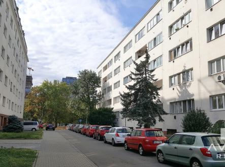 Pronájem bytu, 2+1, 54 m²