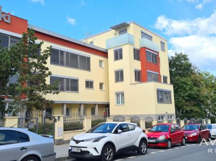 Pronájem bytu, 3+1, 117 m²