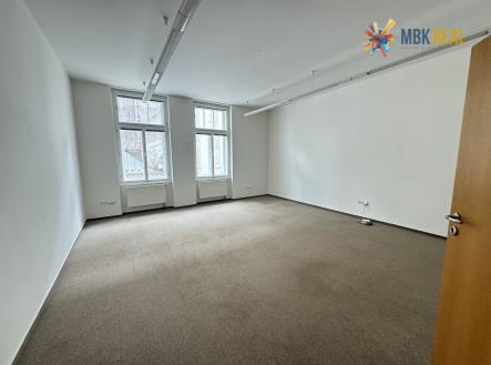 Pronájem - komerční objekt, administrativní budova, 71 m²