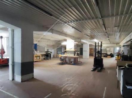 Pronájem - skladovací prostor, 720 m²