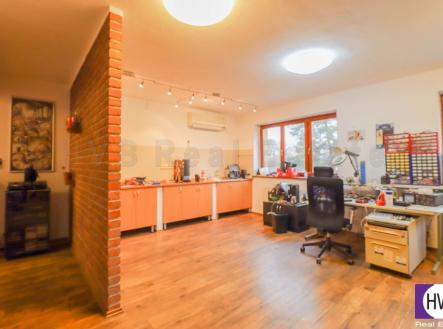 Pronájem kanceláře, 110 m²