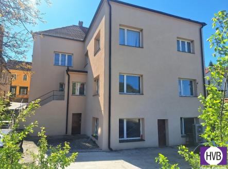 Prodej nájemního domu, 1 182 m²