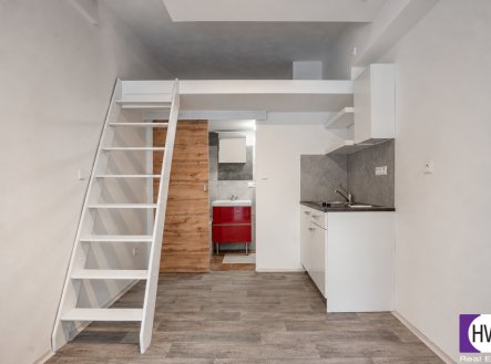 Prodej jednotky 1+kk, 12 m2, OV, Praha 6 - Suchdol, ul. Suchdolské náměstí