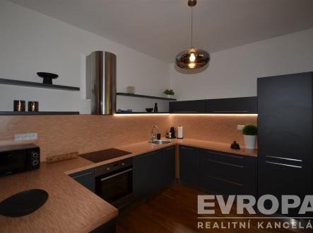 Pronájem bytu, 2+kk, 82 m²