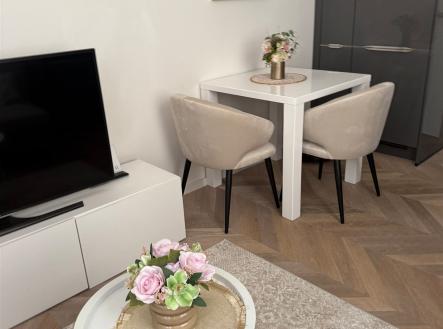 Pronájem bytu, 2+kk, 38 m²