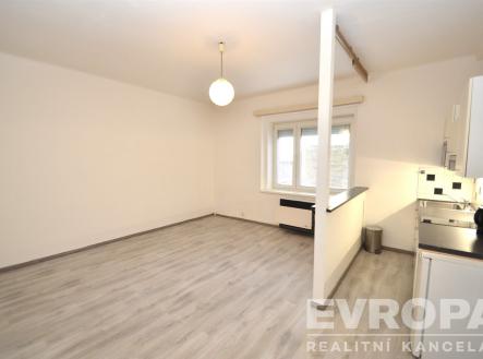Pronájem bytu, 1+kk, 34 m²