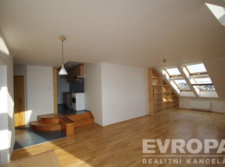 Pronájem bytu, 4+kk, 140 m²