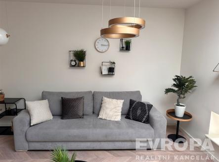 Pronájem bytu, 2+kk, 44 m²