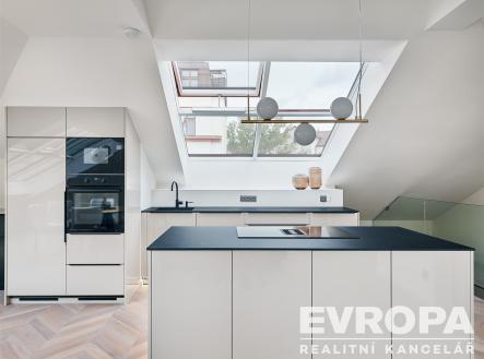 Pronájem bytu, atypický, 120 m²