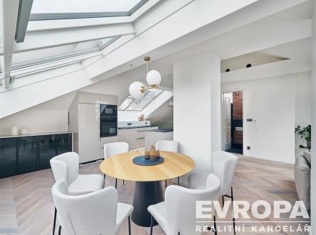 Pronájem bytu, atypický, 120 m²