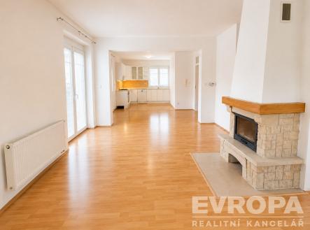 Pronájem domu/vily, 200 m²