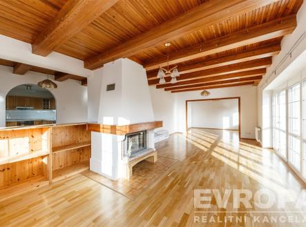 Pronájem domu/vily, 350 m²