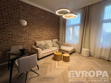 Pronájem krásného apartmánu 2+kk na Vinohradech