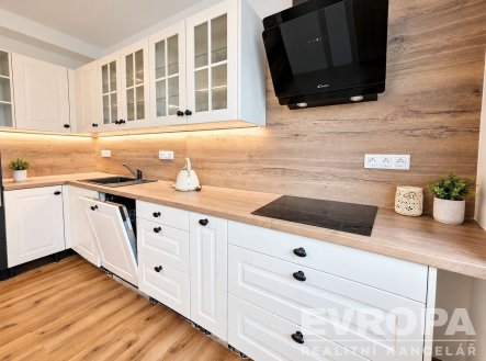 Pronájem bytu, 3+kk, 110 m²