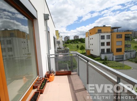 Pronájem bytu, 2+kk, 64 m²