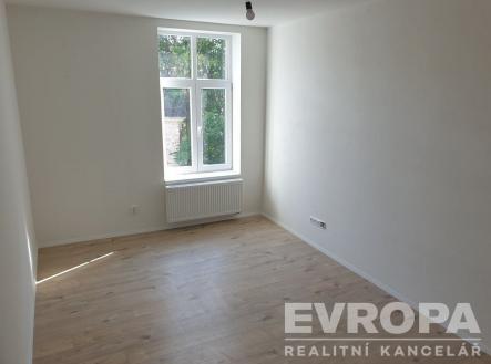 Pronájem bytu, 1+kk, 27 m²