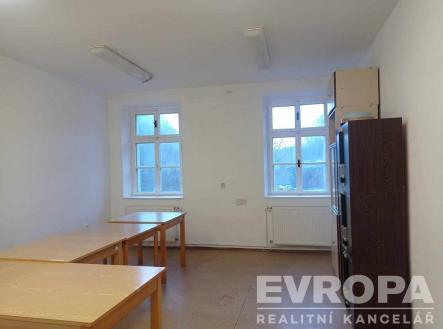 Pronájem výrobní prostor, 300 m²