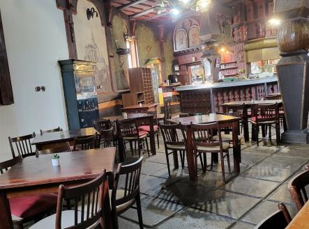 Pronájem - restaurace, 180 m²