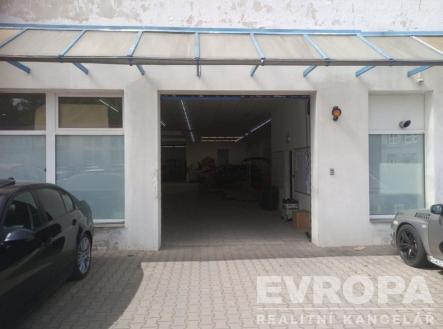Pronájem - obchodní prostor, 665 m²