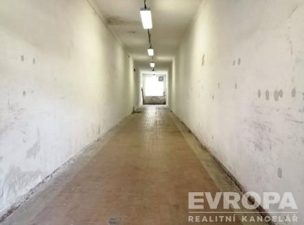 Pronájem skladovací prostor, 120 m²