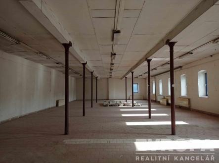 Pronájem skladovací prostor, 520 m²