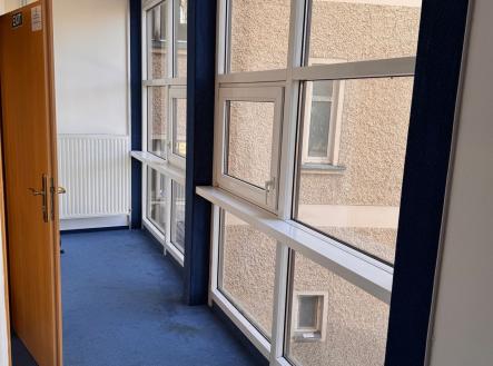 Pronájem kanceláře, 520 m²