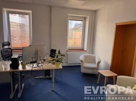 Pronájem kanceláře, 520 m²