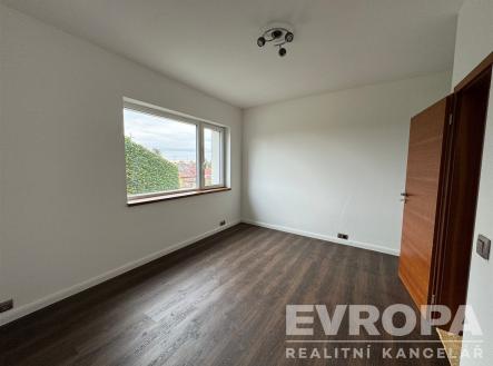 Pronájem bytu, 4+kk, 122 m²