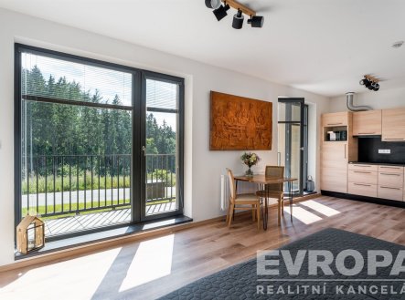 Prodej vybaveného apartmánu 33 m2 - s lodžií, sklepem a krytým parkováním Černý Důl - Krkonoše
