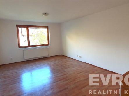 Pronájem bytu, 1+kk, 32 m²