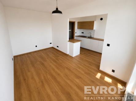 Pronájem bytu, 3+kk, 61 m²