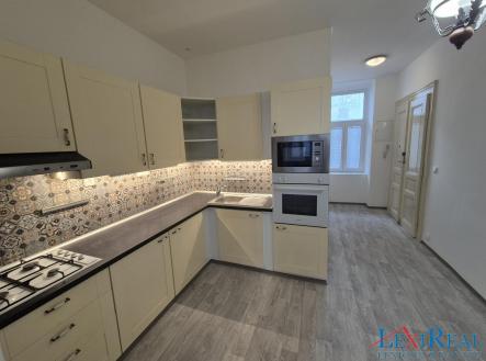 Pronájem bytu, 1+1, 37,7 m²