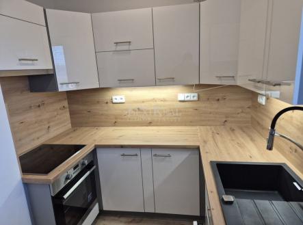 Pronájem bytu, 3+1, 84 m²