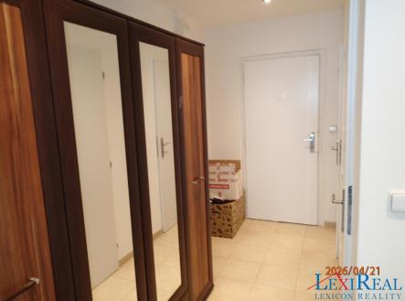 Pronájem bytu, 2+kk, 43,9 m²