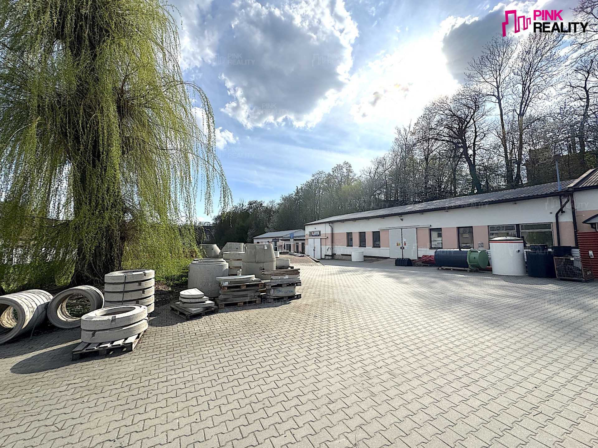 Pronájem administrativně skladovacího areálu Rychnov nad Kněžnou