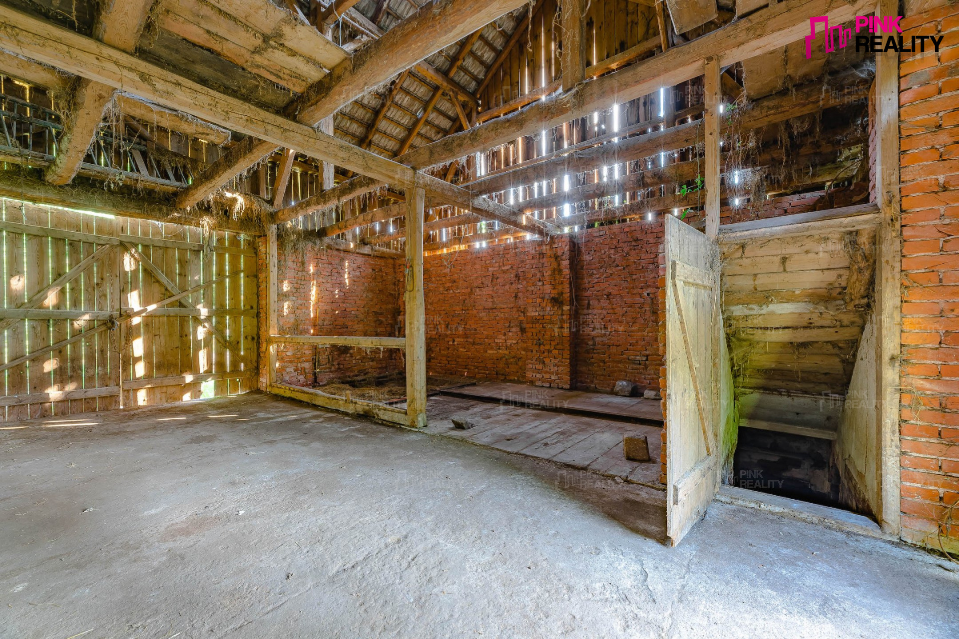 Stodola s pozemkem Hnátnice, okres Ústí nad Orlicí