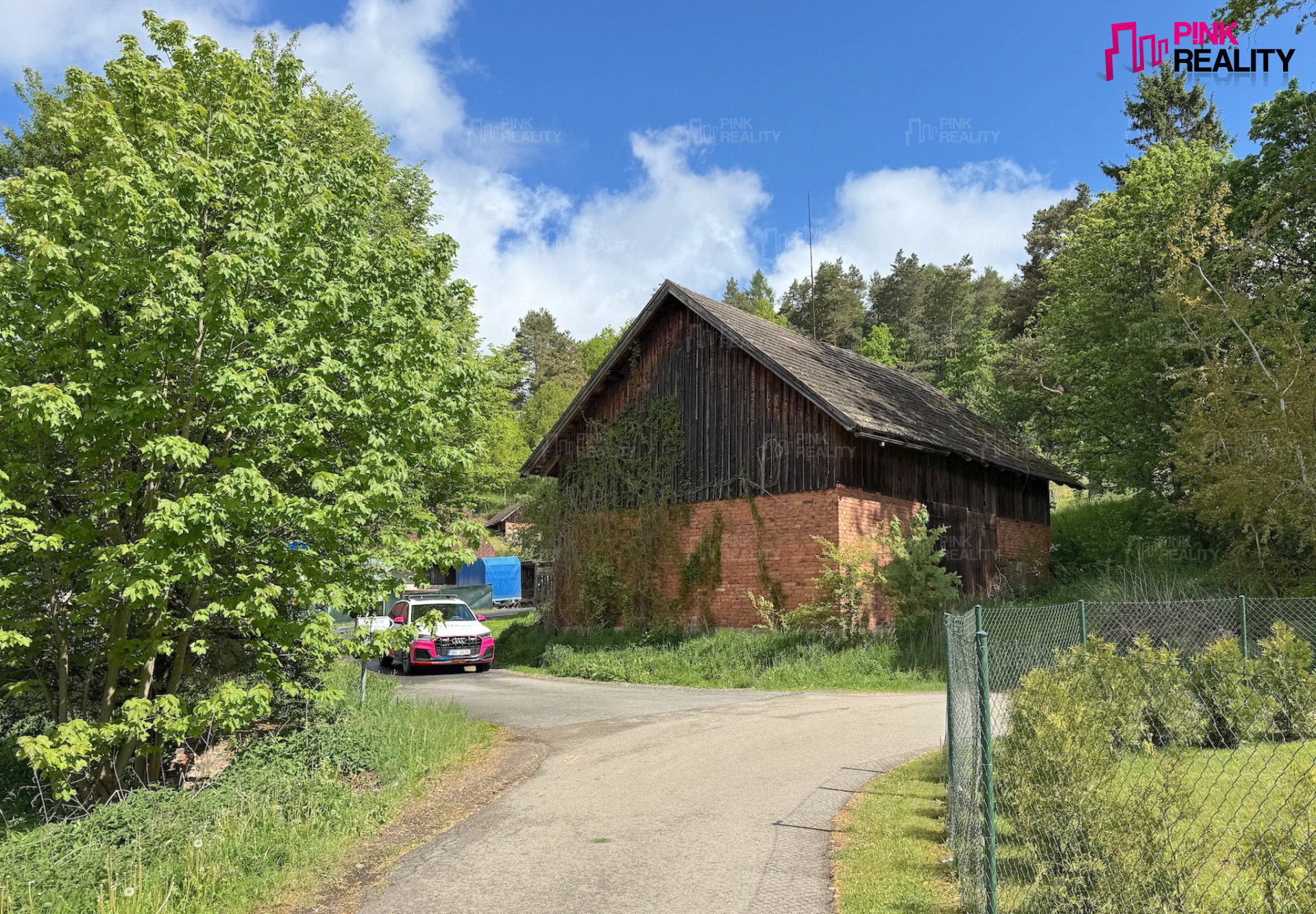 Stodola s pozemkem Hnátnice, okres Ústí nad Orlicí